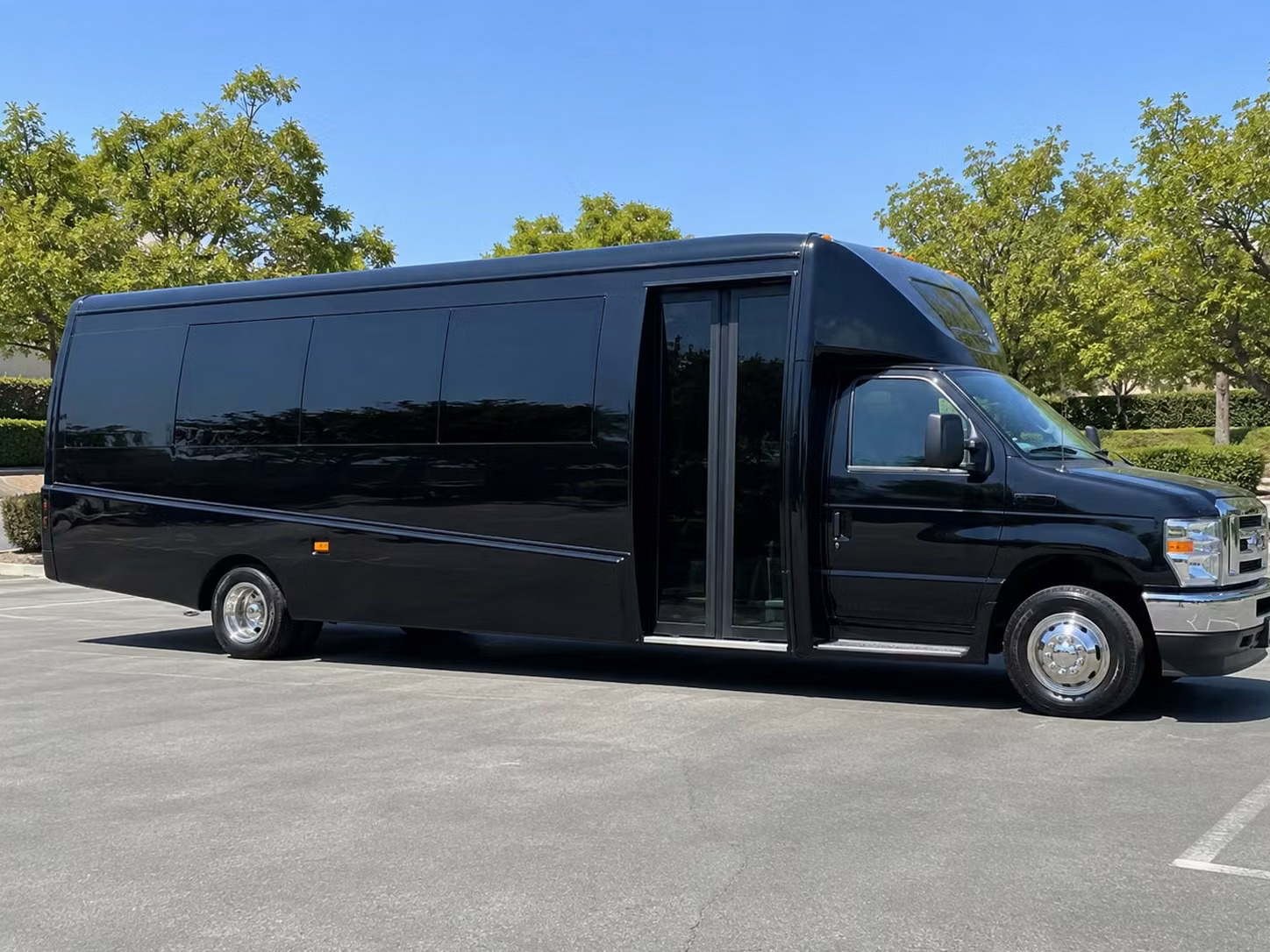 15 passenger minibus