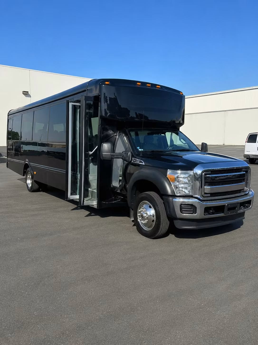 tacoma concert party bus rentals for bachelorette parties birthdays and group nights out